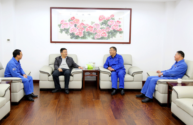  新安縣縣委常委、宣傳部部長王宜陽到萬基控股集團(tuán)調(diào)研