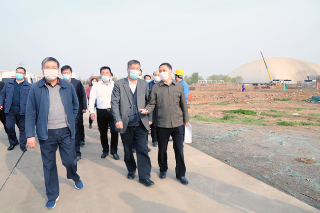 河南省發(fā)改委副主任、能源局局長(zhǎng)高義到萬(wàn)基控股集團(tuán)調(diào)研2×66萬(wàn)千瓦機(jī)組項(xiàng)目建設(shè)情況